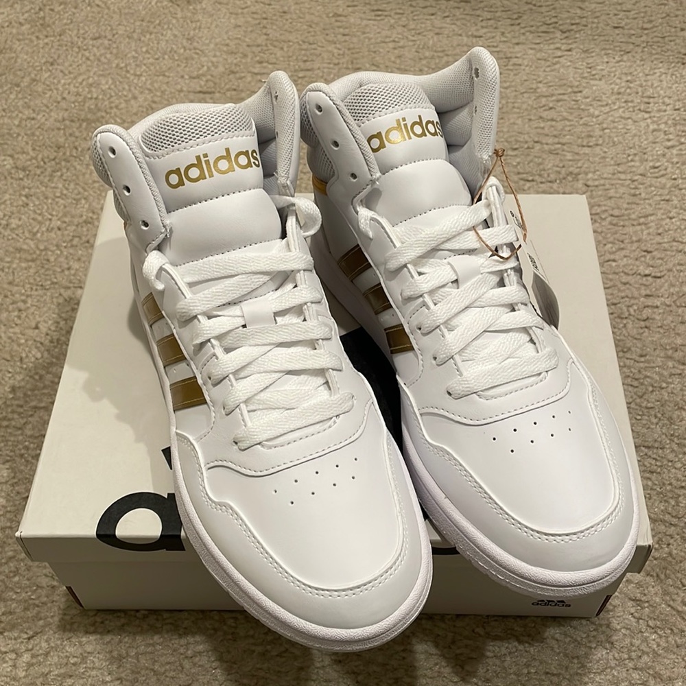 Adidas HOOPS 3.0 MID LIFESTYLE BASKETBALL CLASSIC SHOES women size 7 BNWB